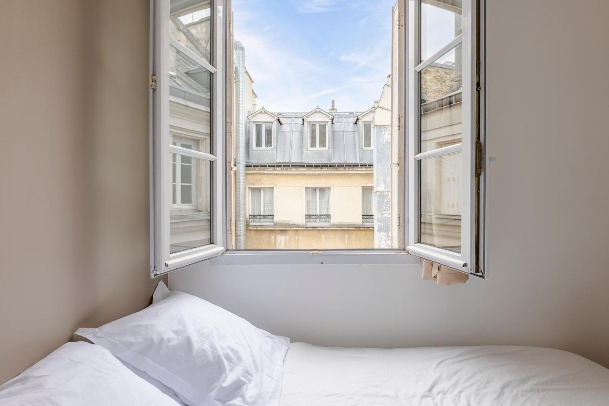 Veeve - Earthy Serenity * Paris